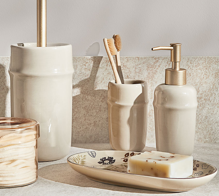 Glass storage jar and bathroom set in beige ceramic 