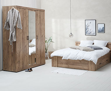 LINTRUP Oak deco veneer range including bed, wardrobe with MARKSKEL bedside table